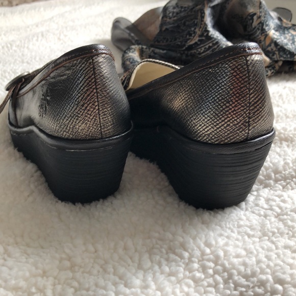 Fly London Yond Wedge Shoes 38 Bronze Gold Leather Suede Slip On Loafers - Picture 5 of 11